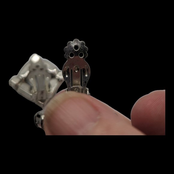 Vintage Light Blue Opaque Clip On Earrings Silver Tone Unsigned 1" Diamond shape - Picture 11 of 11